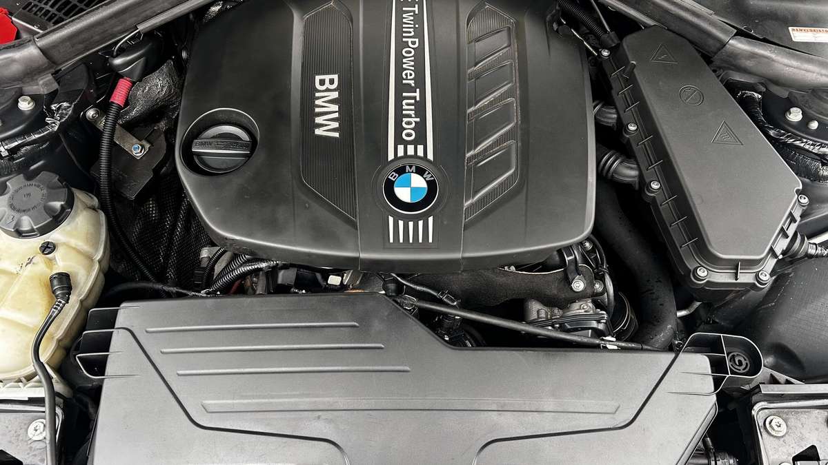 BMW 320 2013 — photo 26