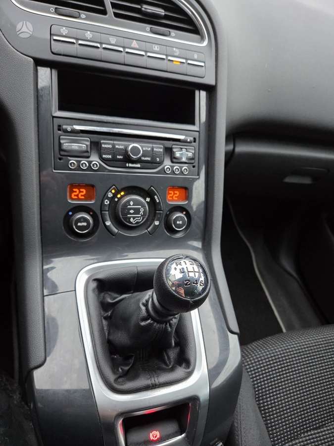 Peugeot 5008 2015 — photo 17