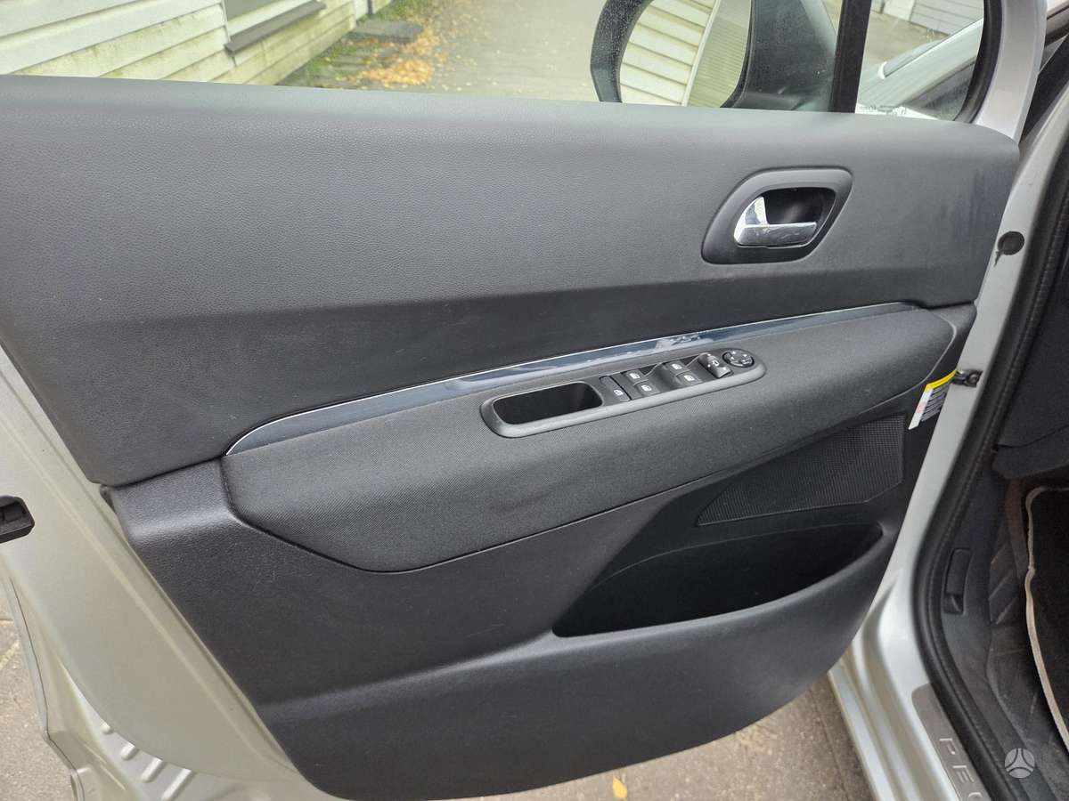 Peugeot 5008 2015 — photo 19