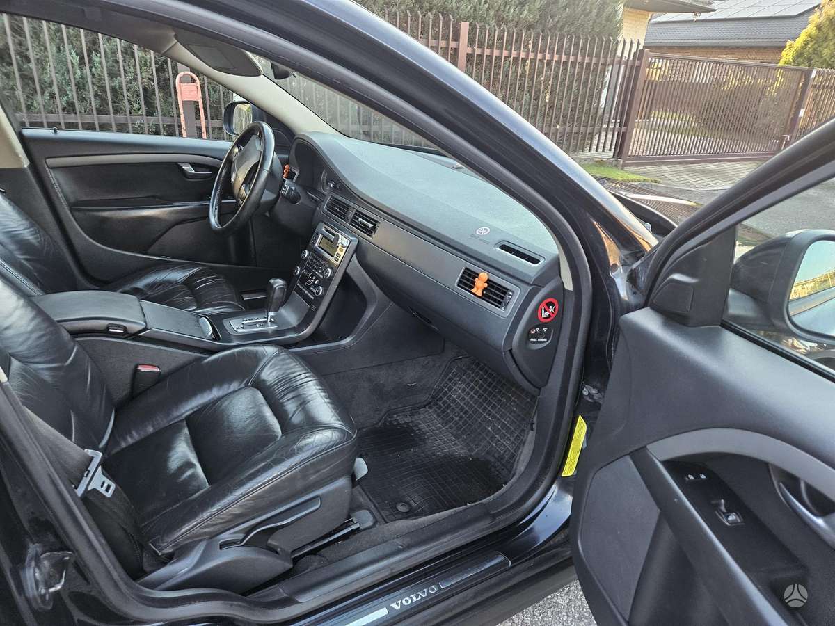 Volvo V70 2008 — photo 11
