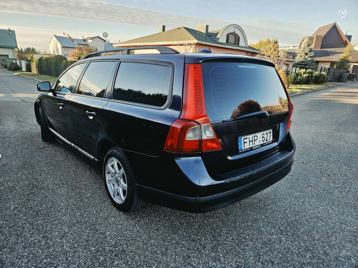 Volvo V70 2008 — interior