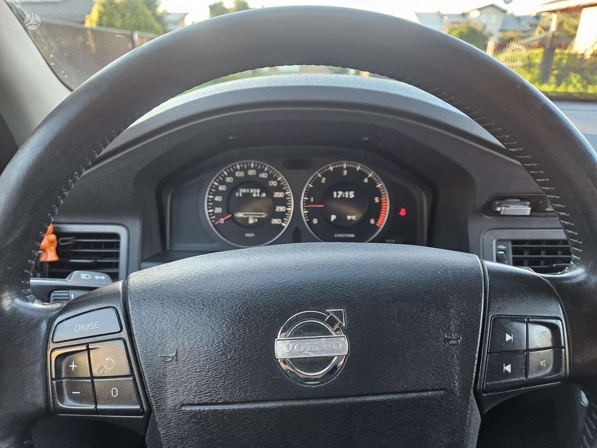 Volvo V70 2008 — photo 9