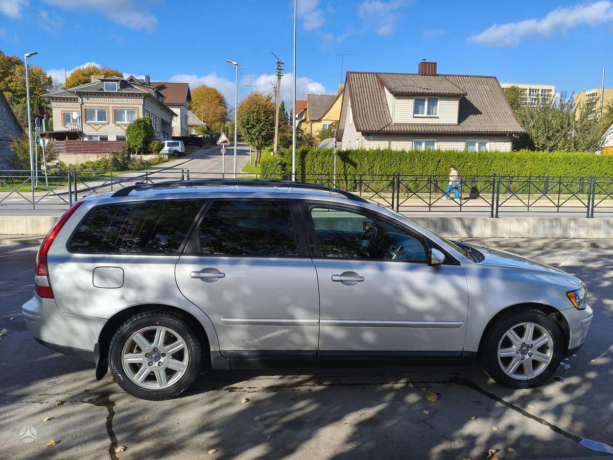 Volvo V50 2006 — салон