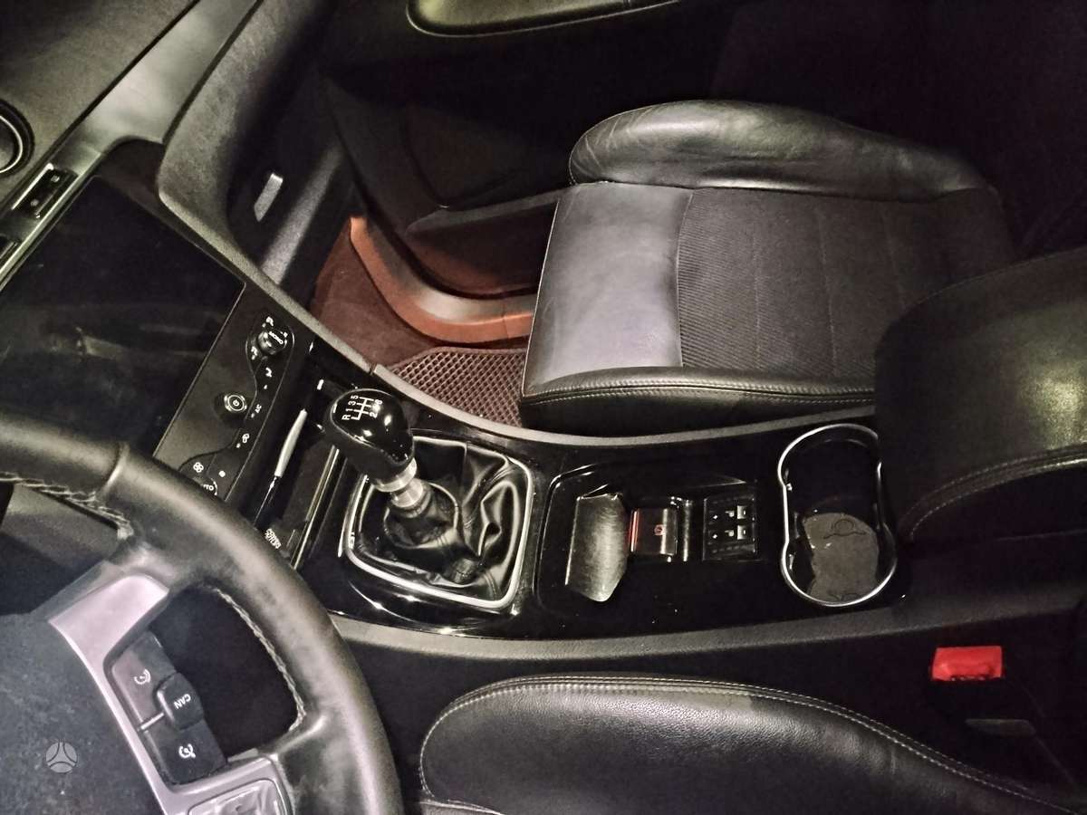 Ford S-MAX 2012 — photo 10
