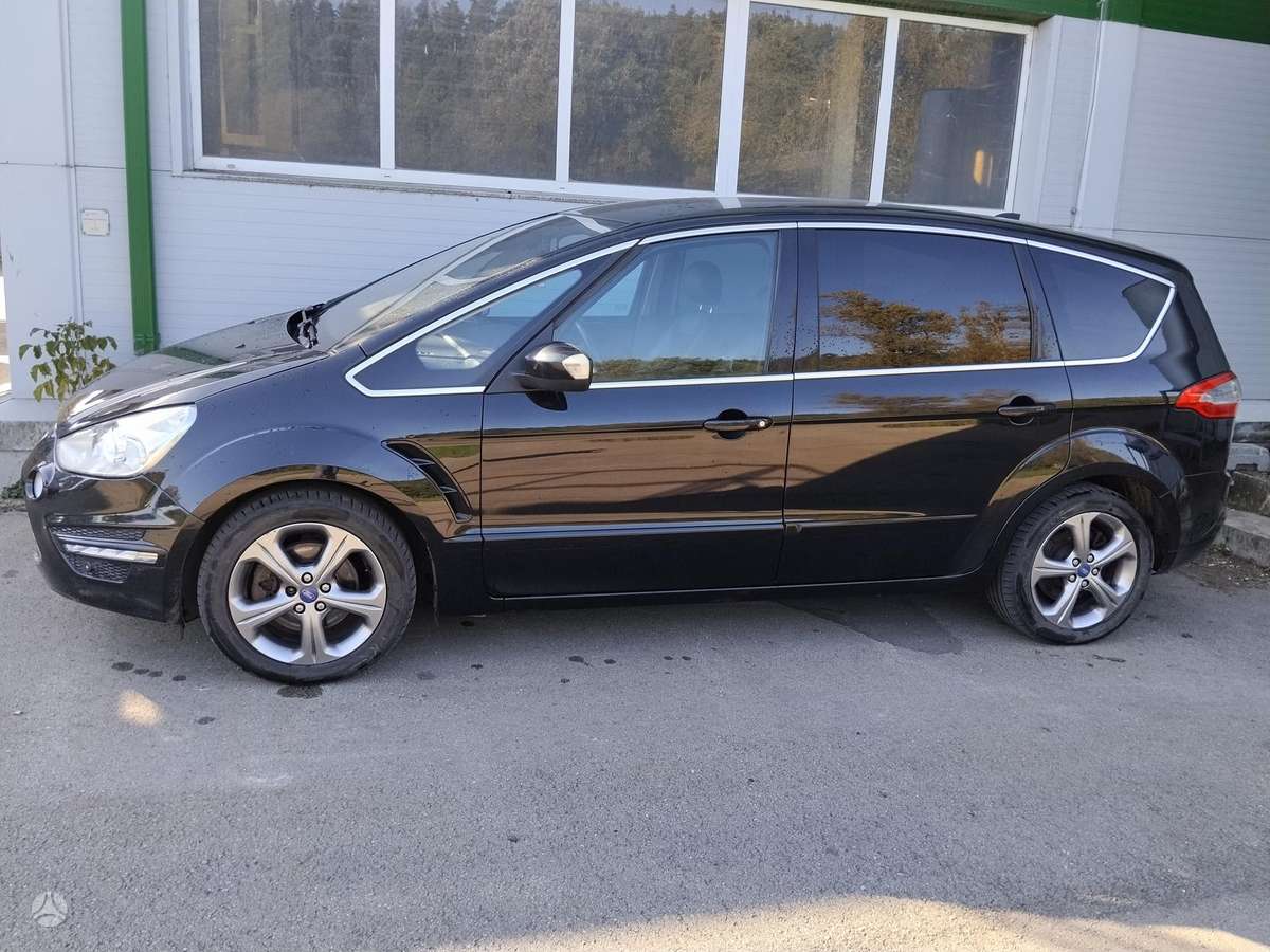 Ford S-MAX 2012 — photo 18