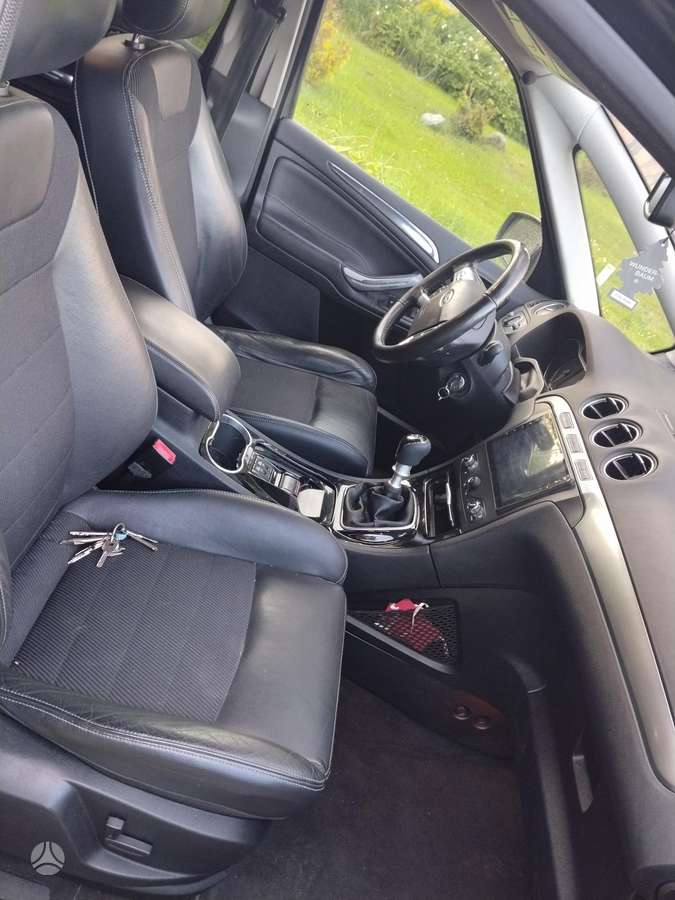 Ford S-MAX 2012 — photo 8