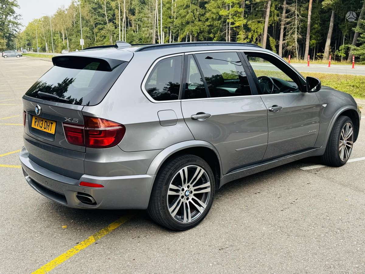 BMW X5 2013 — вигляд ззаду
