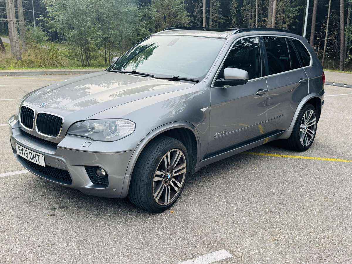 BMW X5 2013 — двигун 2993 cm³, 245 HP (180kW)