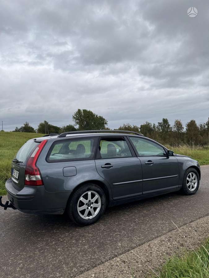 Volvo V50 2005 — салон