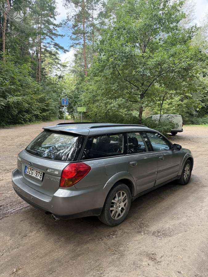Subaru Outback 2006 — interior