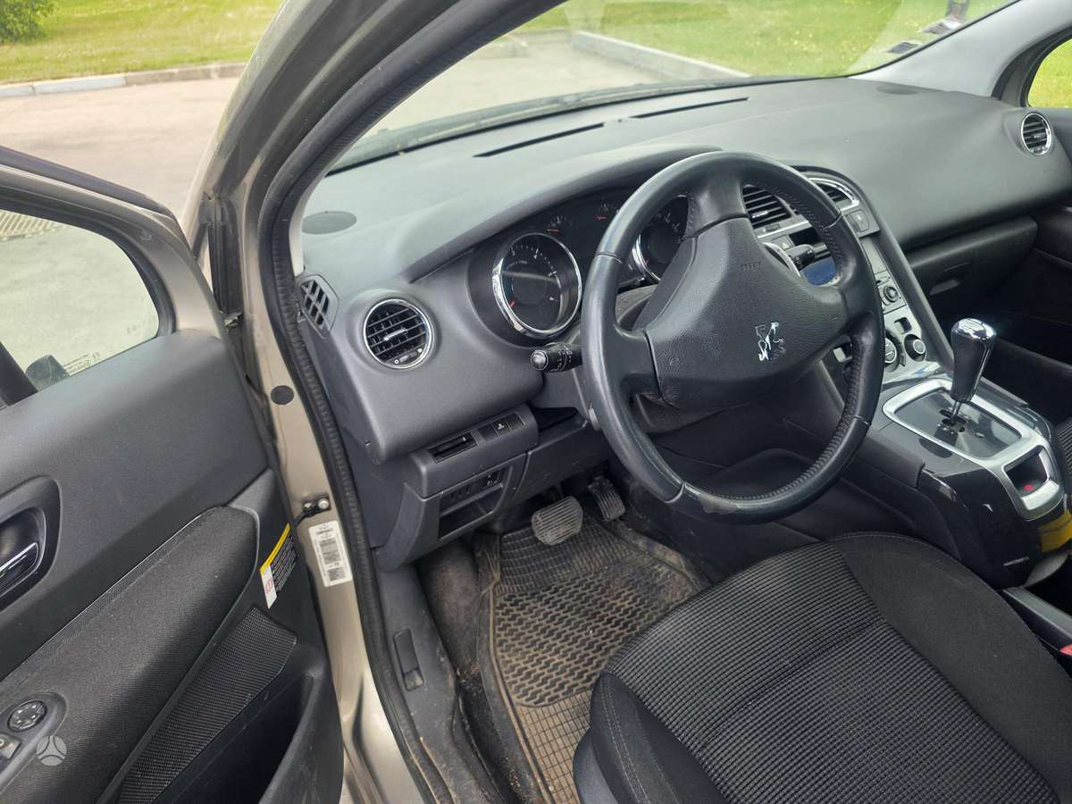 Peugeot 5008 2010 — photo 14