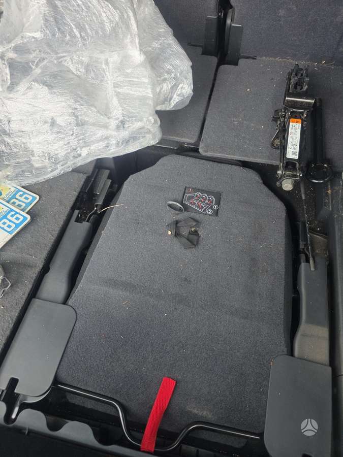 Peugeot 5008 2010 — photo 20