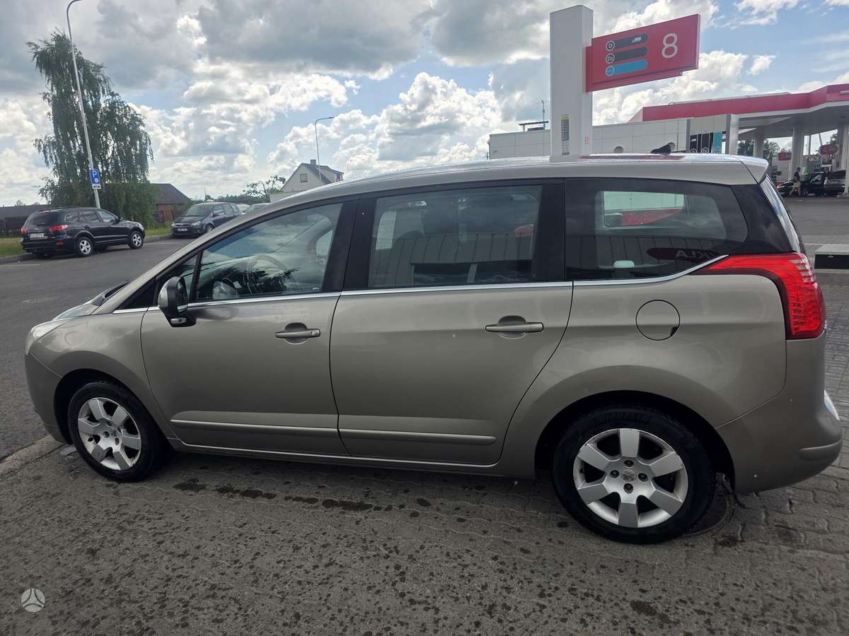 Peugeot 5008 2010 — photo 22