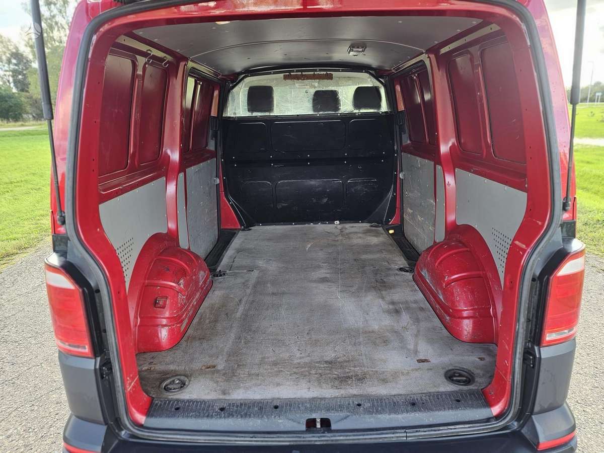 Volkswagen Transporter 2015 — photo 11