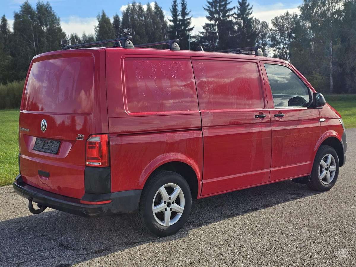 Volkswagen Transporter 2015 — photo 12