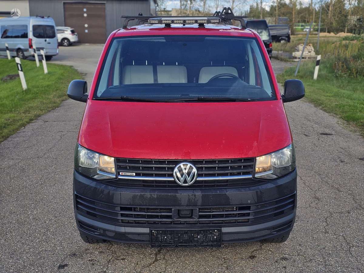 Volkswagen Transporter 2015 — rear view
