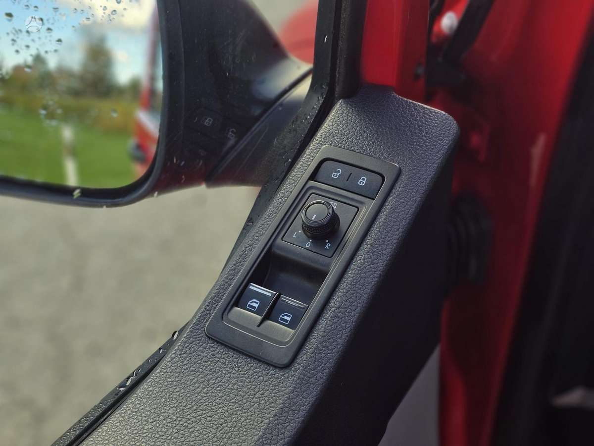 Volkswagen Transporter 2015 — photo 20
