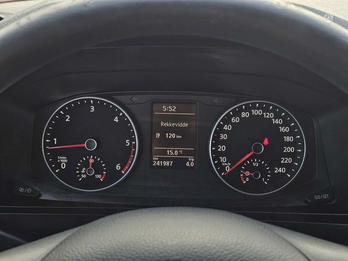 Volkswagen Transporter 2015 — photo 21