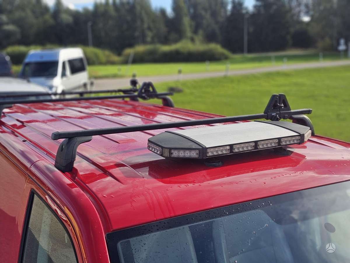Volkswagen Transporter 2015 — photo 23