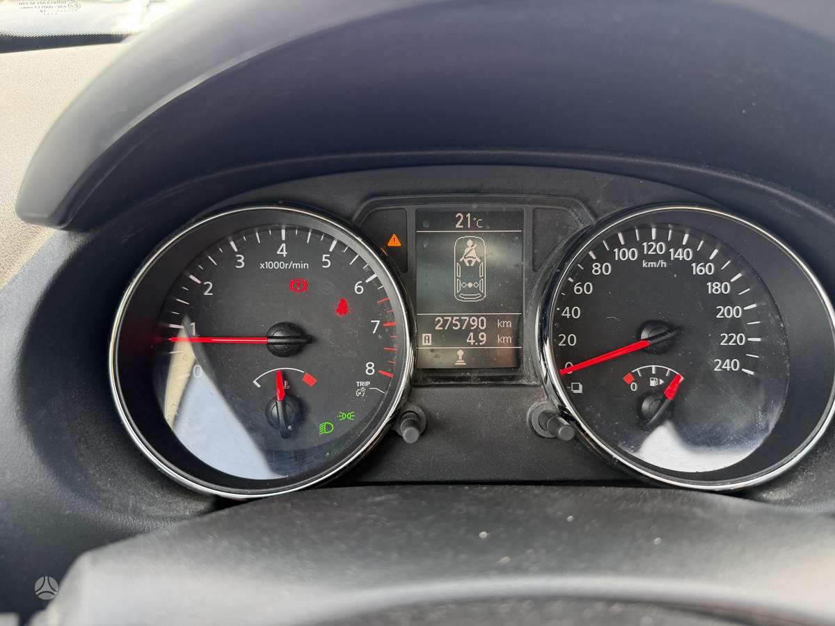 Nissan Qashqai+2 2011 — photo 14