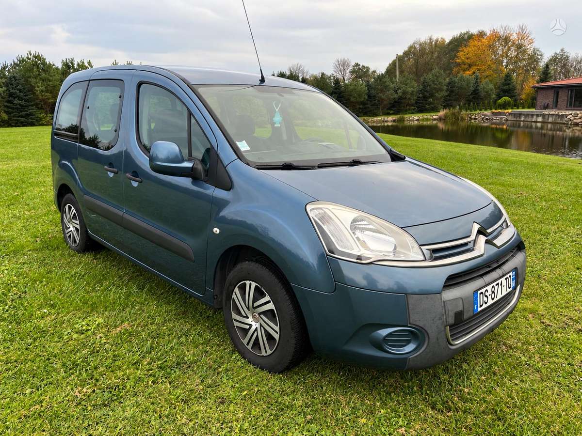 Citroen Berlingo 2015 — rear view