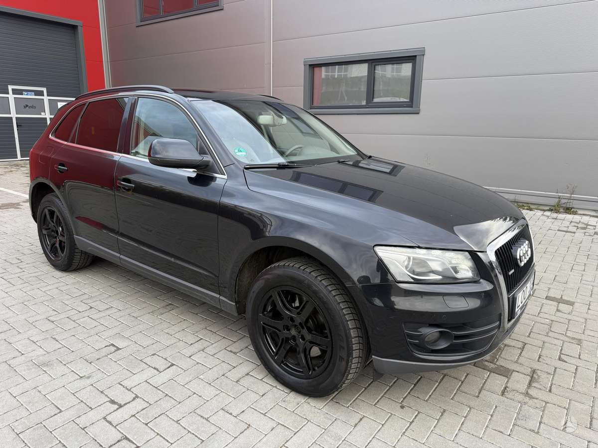 Audi Q5 2009 — салон