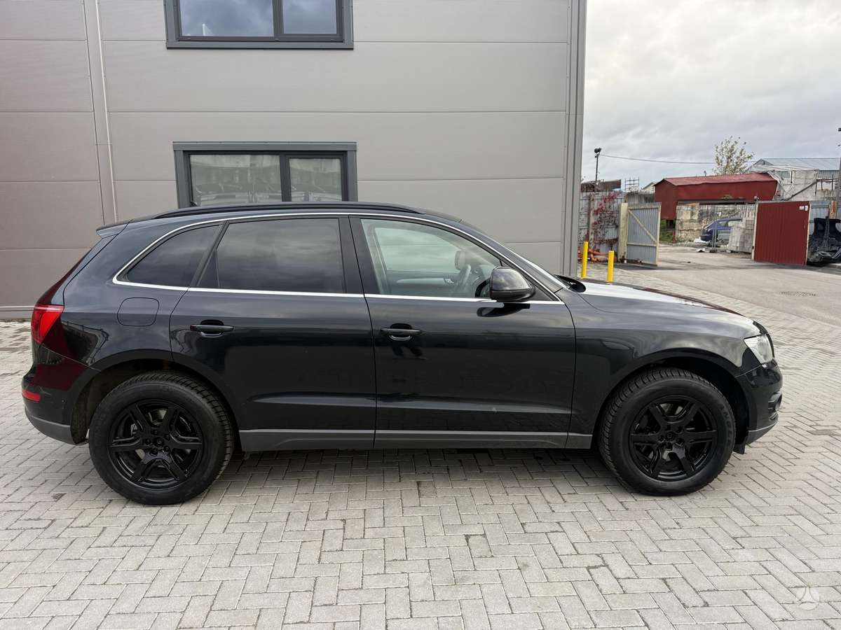 Audi Q5 2009 — двигун 2967 cm³, 241 HP (177kW)