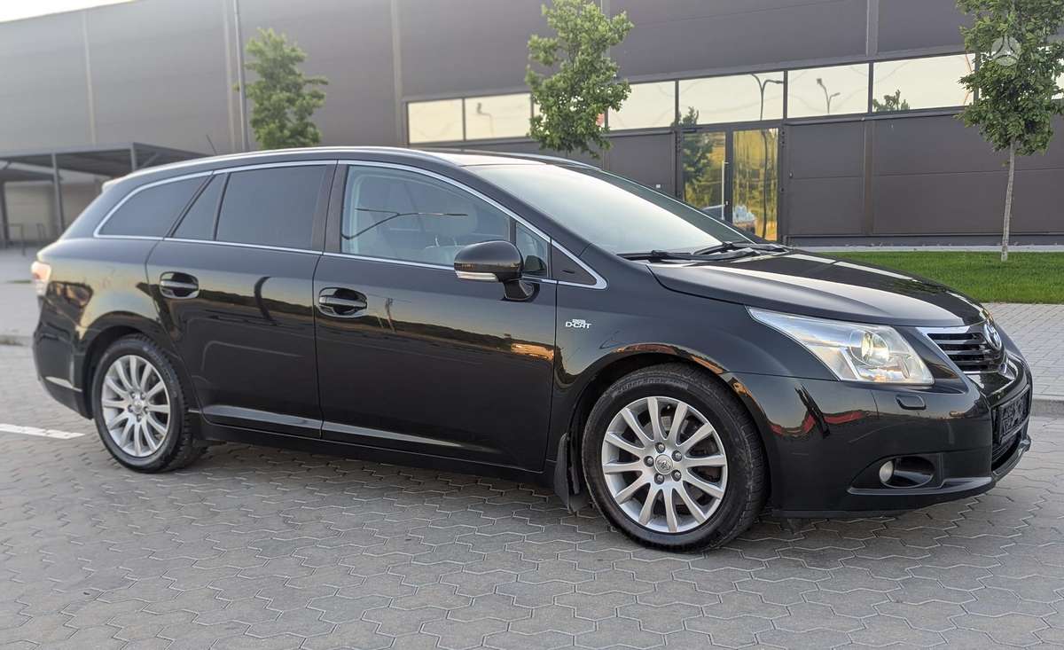 Toyota Avensis 2011 — двигун 2231 cm³, 150 HP (110kW)