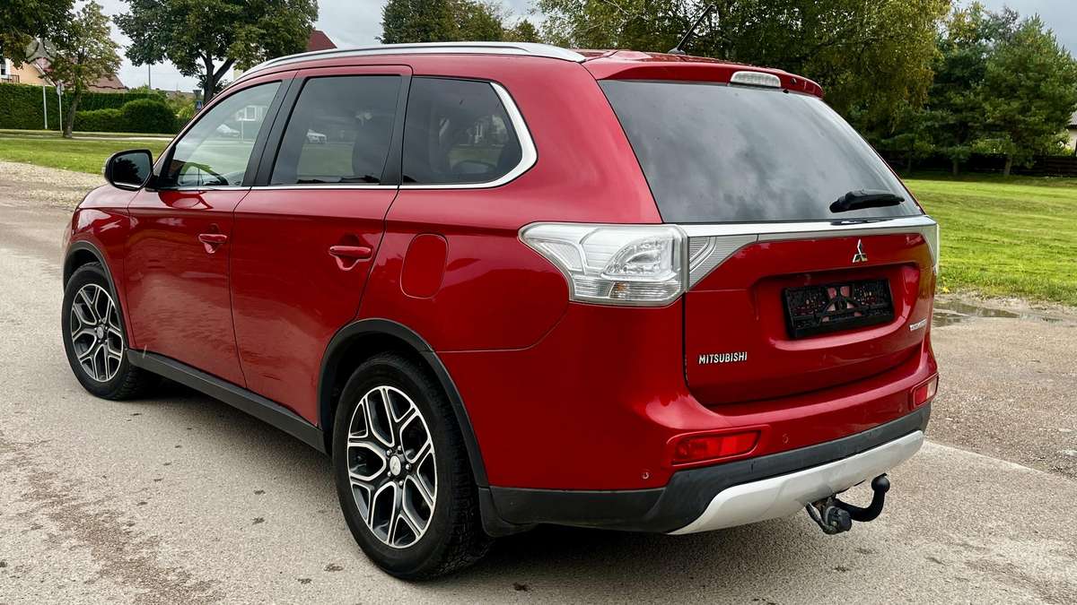Mitsubishi Outlander 2015 — двигун 2300 cm³, 150 HP (110kW)