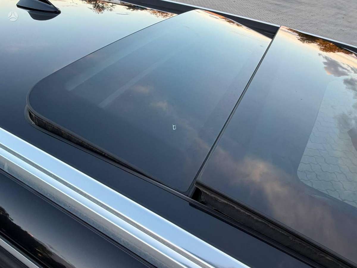 BMW 330 2011 — photo 27