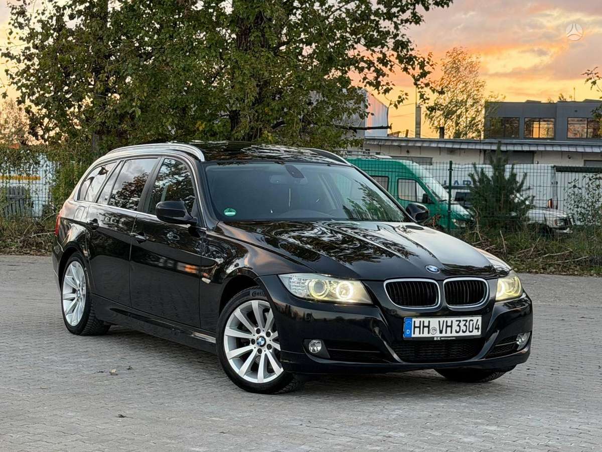 BMW 330 2011 — interior