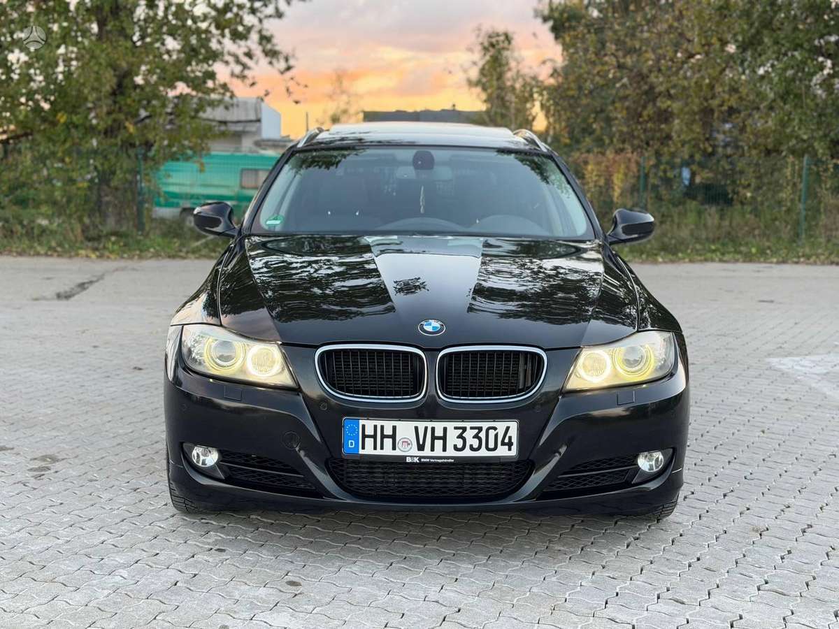 BMW 330 2011 — photo 9
