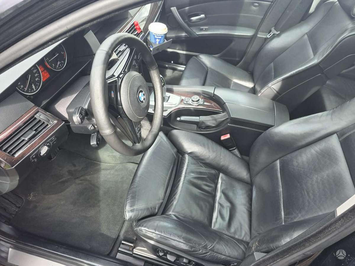 BMW 520 2009 — photo 11