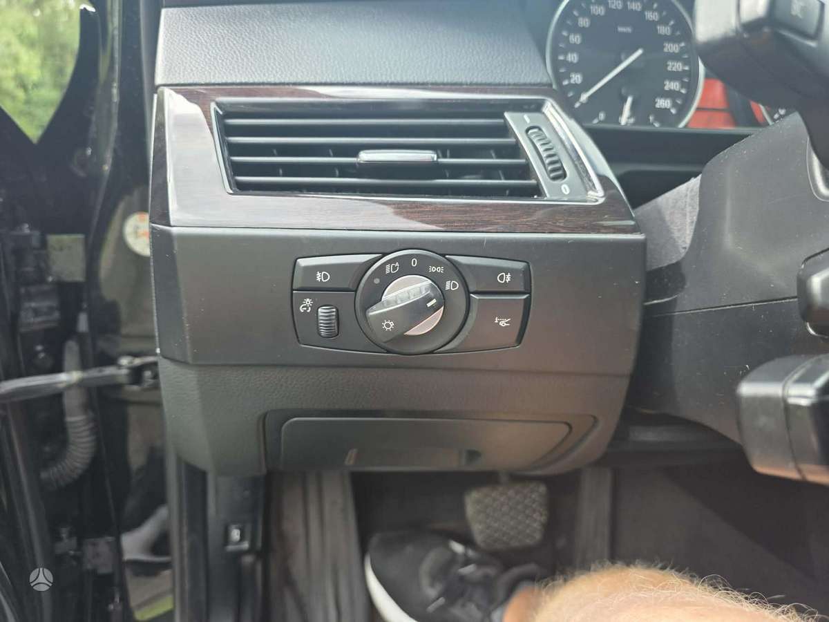 BMW 520 2009 — photo 14