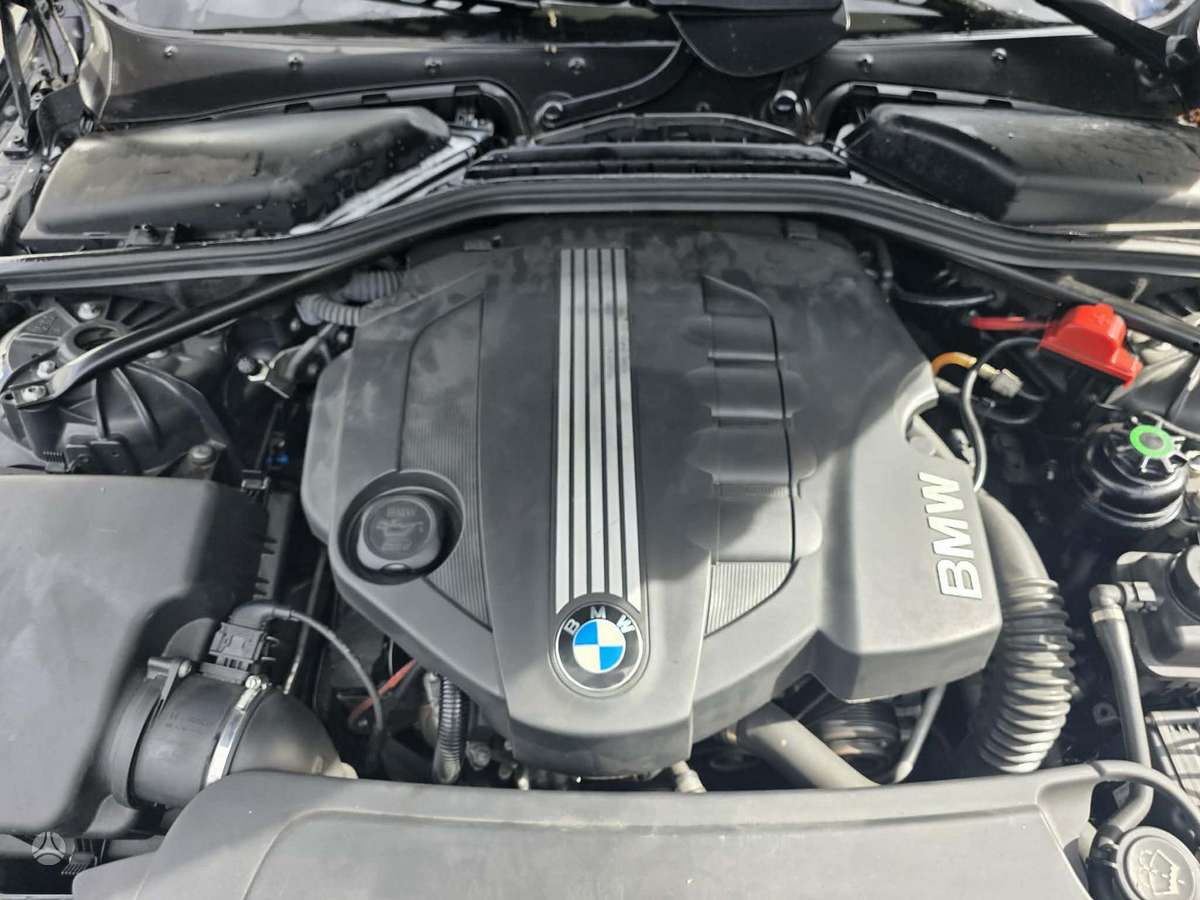 BMW 520 2009 — photo 16