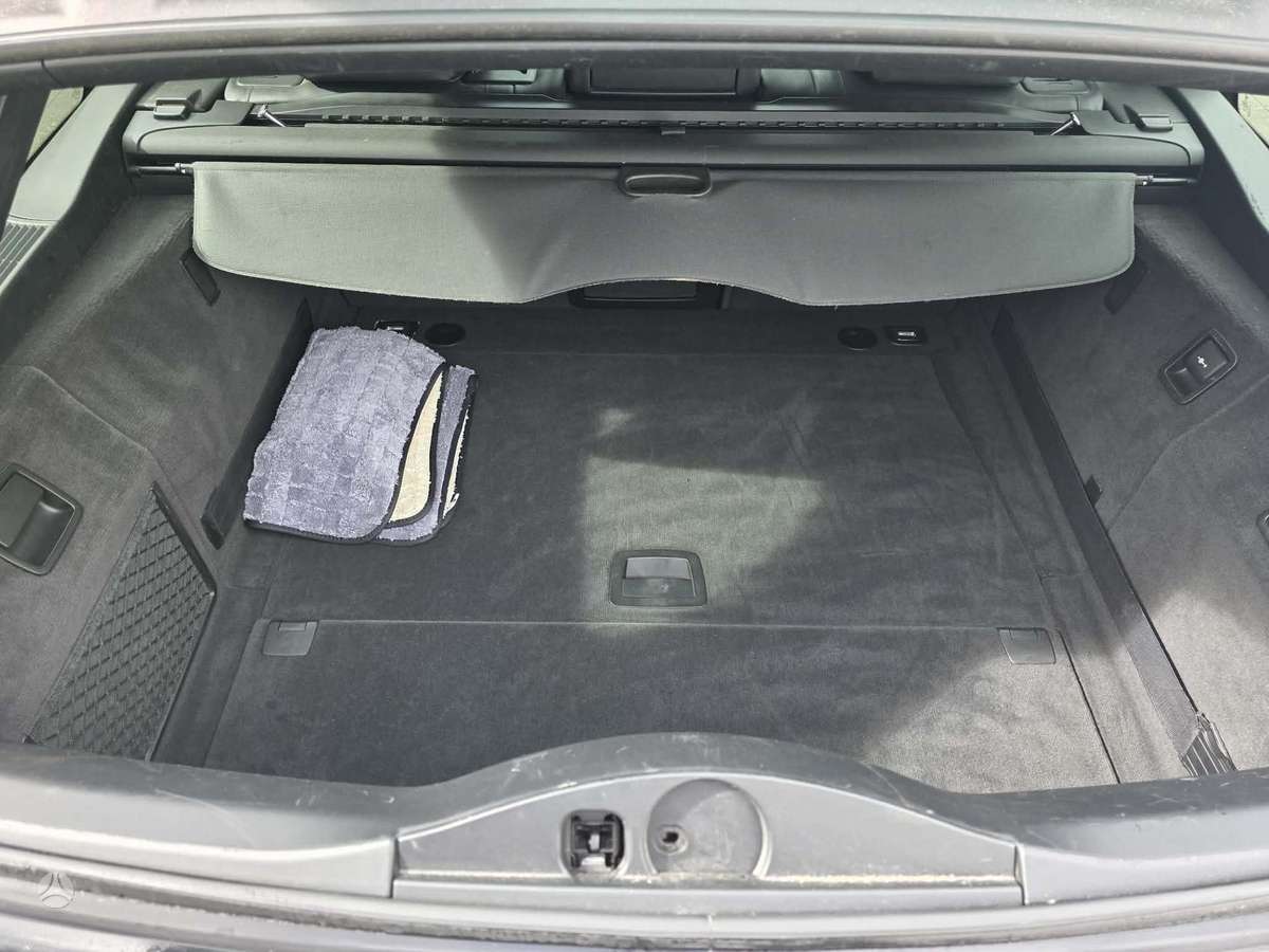 BMW 520 2009 — photo 8