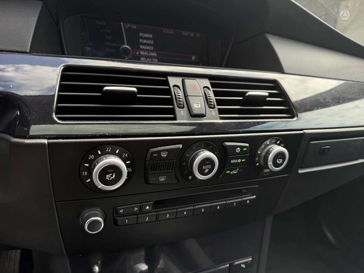 BMW 520 2010 — фото 14