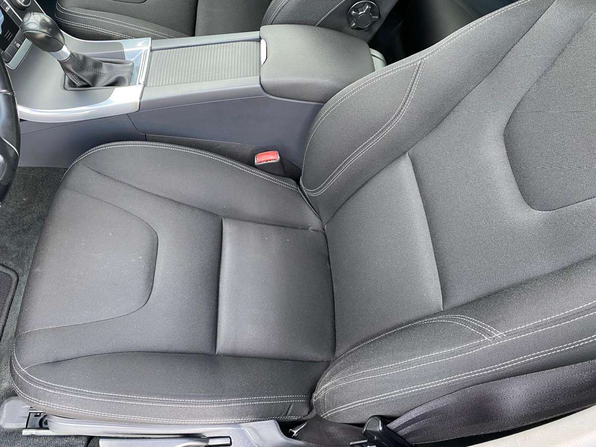 Volvo V60 2014 — photo 10