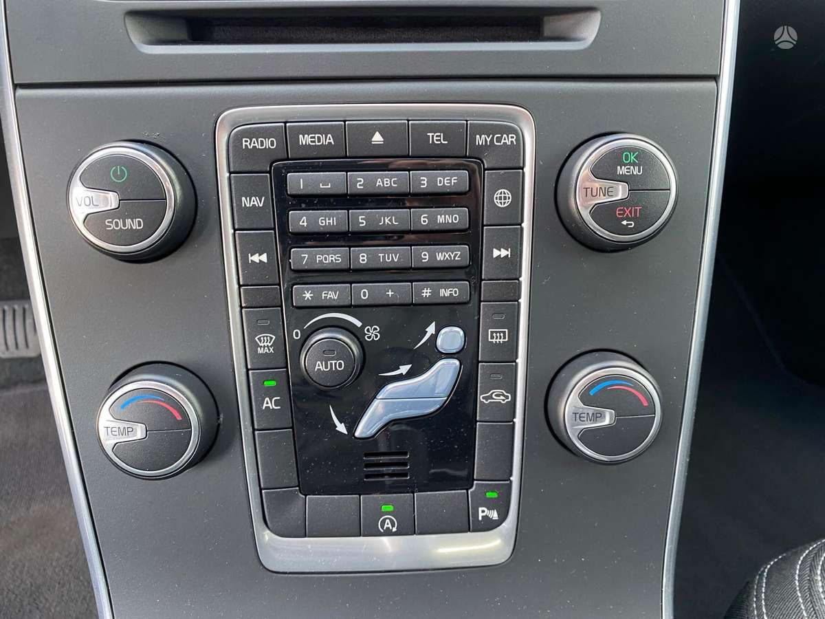 Volvo V60 2014 — photo 15
