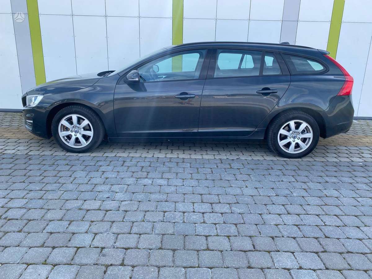 Volvo V60 2014 — rear view