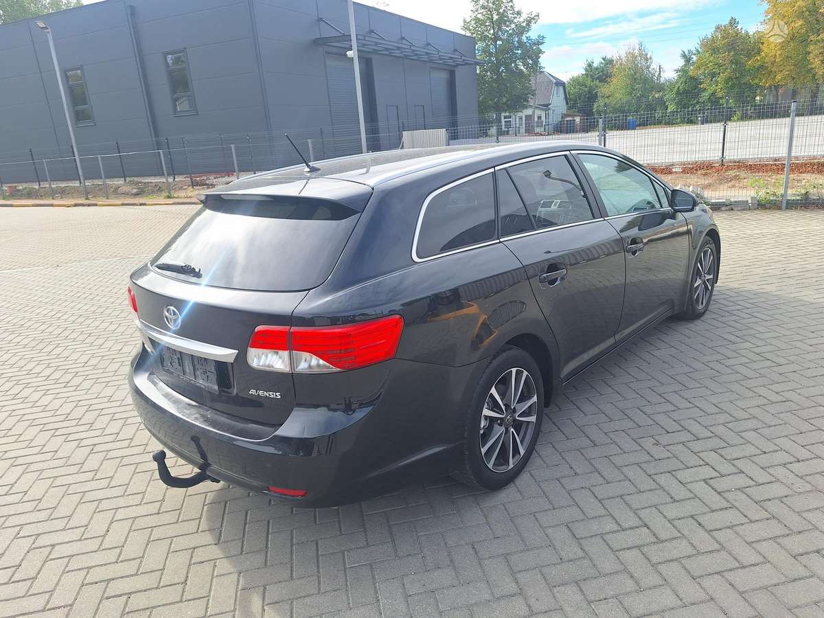 Toyota Avensis 2012 — photo 5