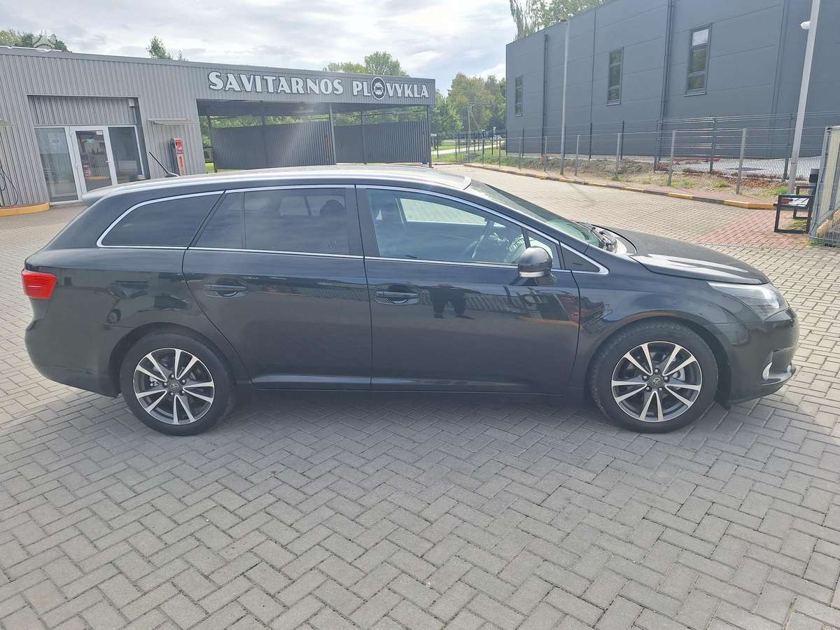 Toyota Avensis 2012 — photo 6