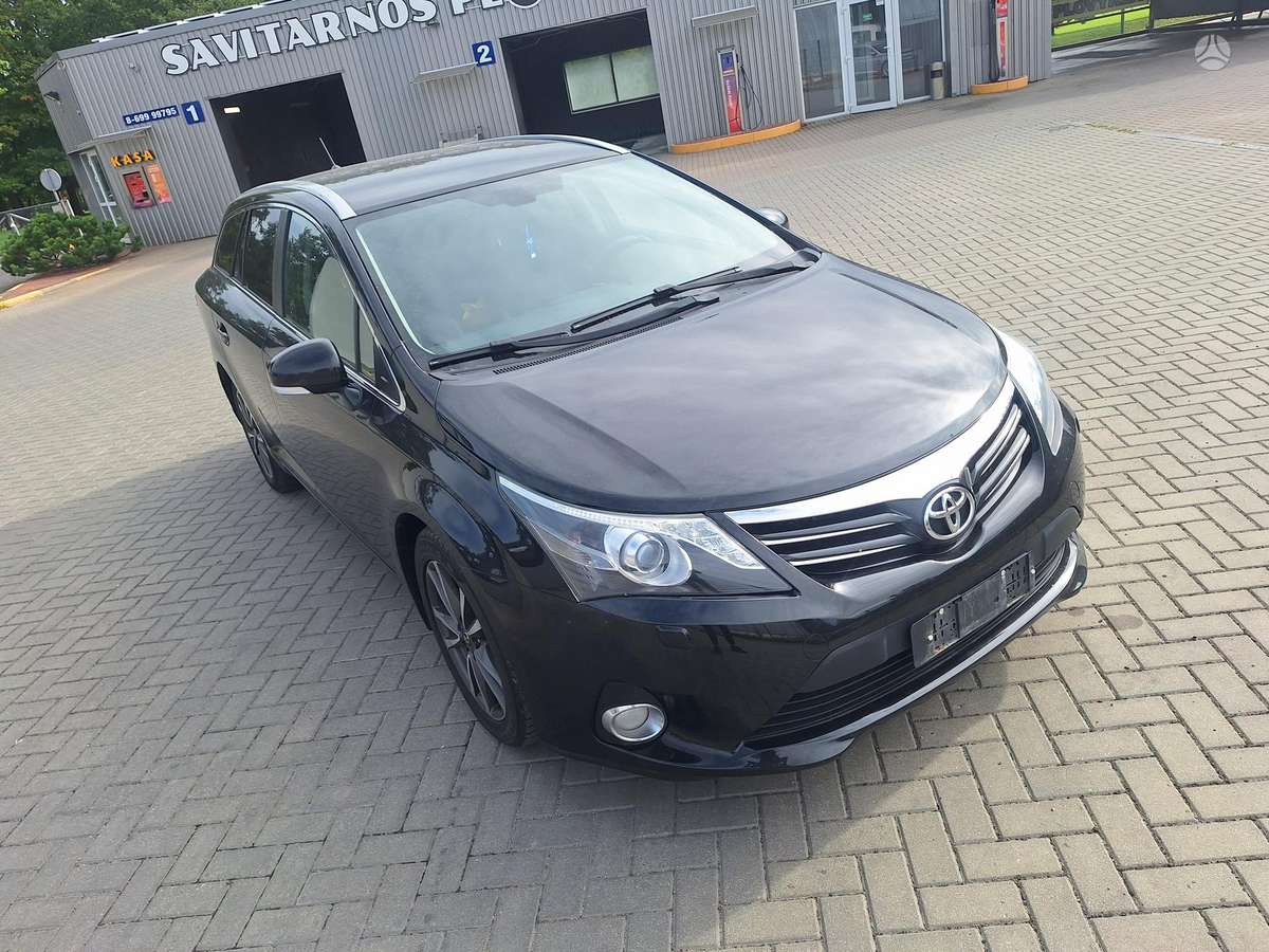 Toyota Avensis 2012 — photo 7
