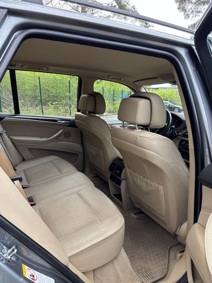 BMW X5 2008 — photo 11