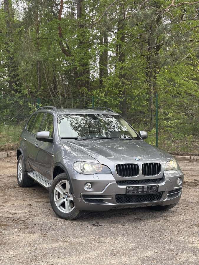 BMW X5 2008 — interior