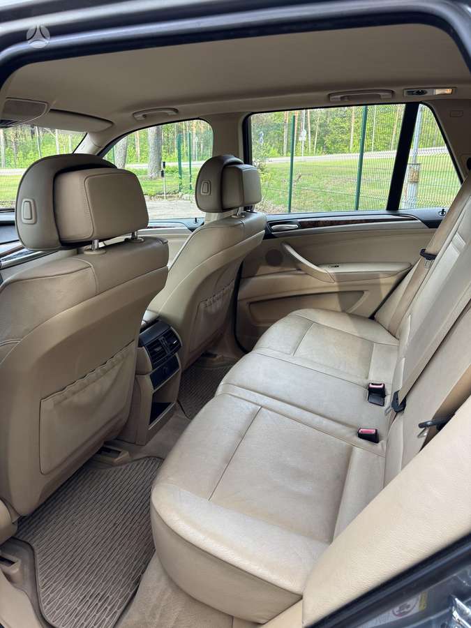 BMW X5 2008 — photo 9