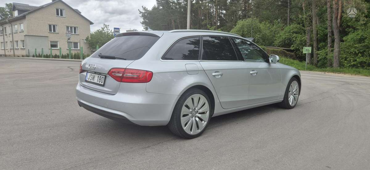 Audi A4 2012 — photo 16