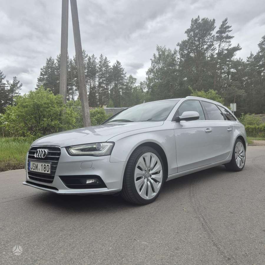 Audi A4 2012 — rear view