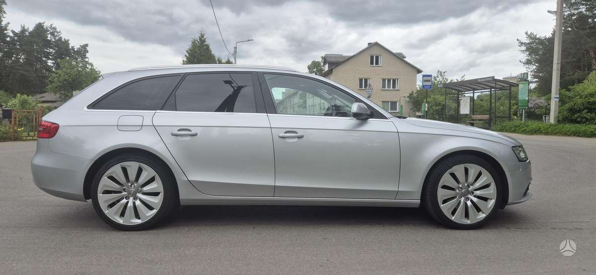 Audi A4 2012 — photo 21