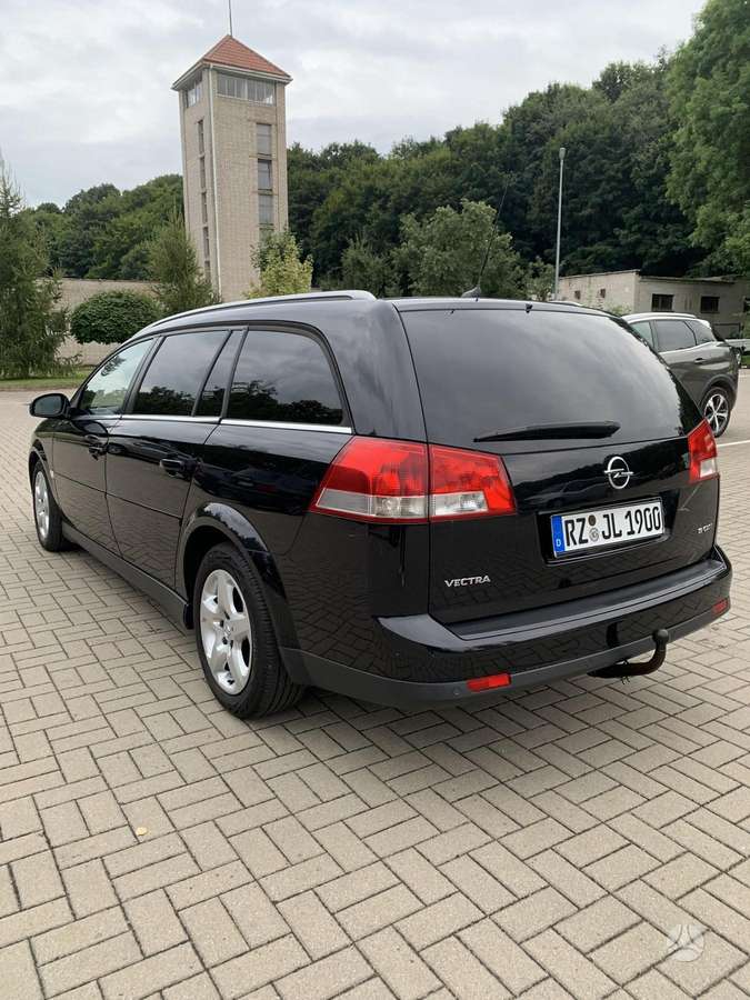 Opel Vectra 2007 — вигляд ззаду